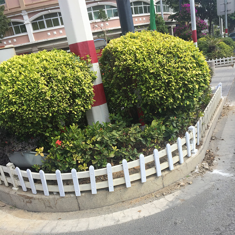 PVC草坪护栏